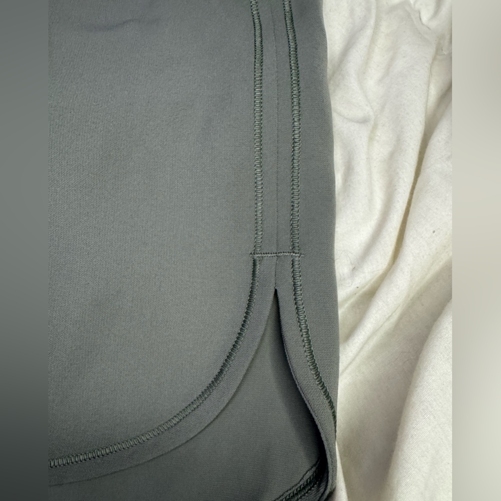 Lululemon On The Fly Skirt Size 4 NWT! - Picture 5 of 12